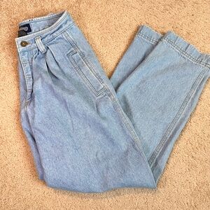 Vintage Lizwear 90s Jeans Lightwash Size 6/4/2 High Rise Pleads Pockets